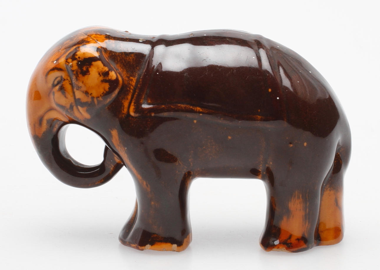 SPARBÖSSA, keramik, elefant, sannolikt Tillinge.