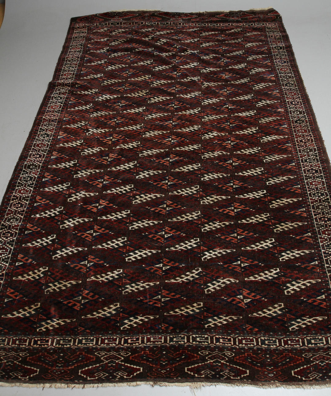 MATTA, orientalisk, ca 324 x 217 cm.
