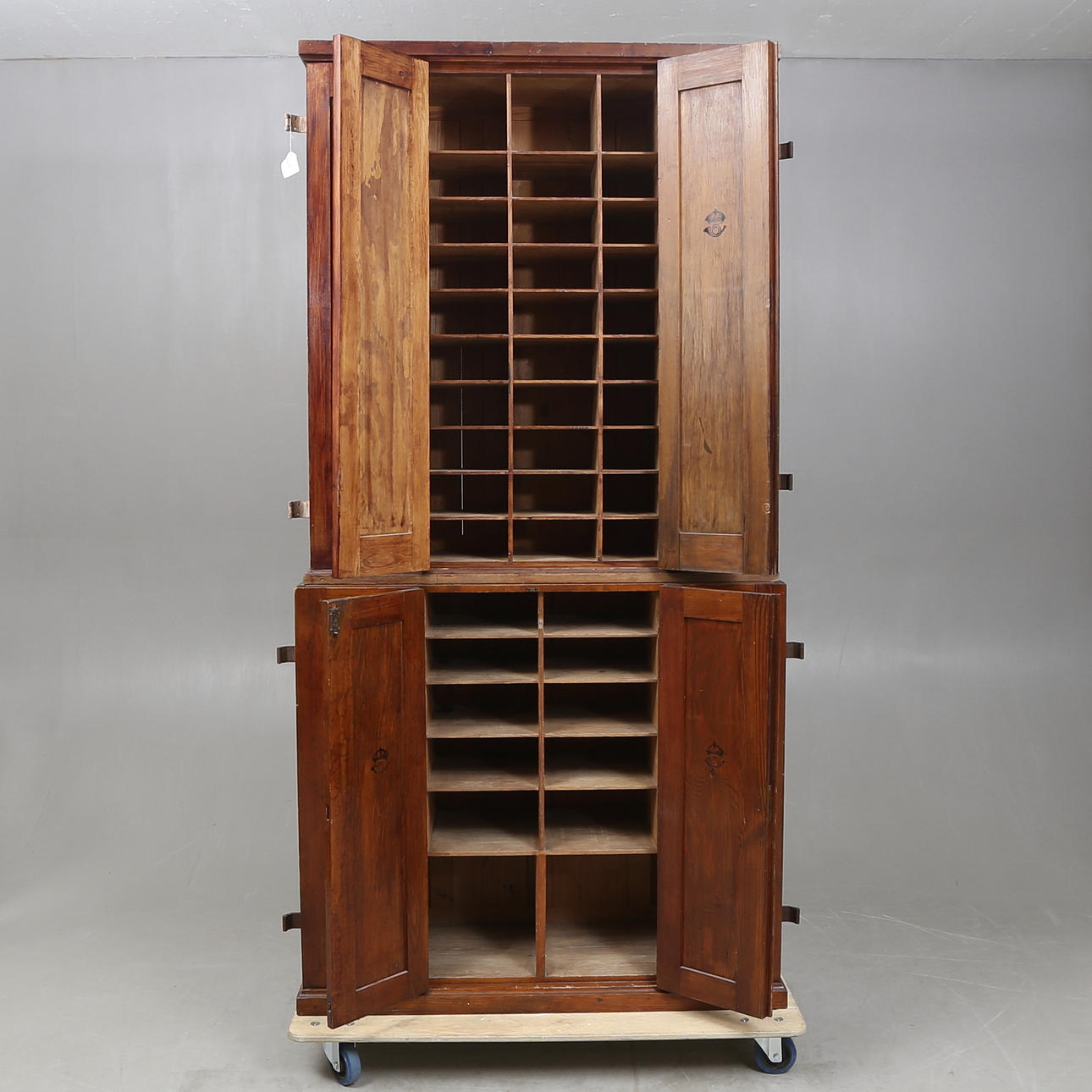 POSTSCHRANK, um 1900.