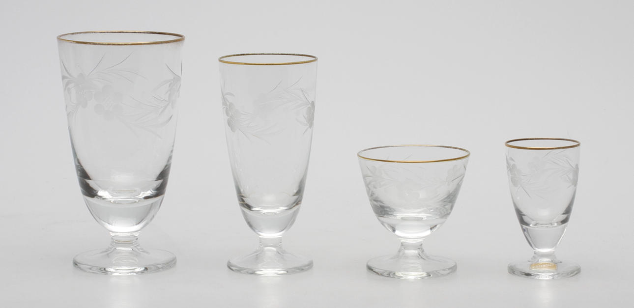 GLASSERVIS, 38 delar, Lindebergs Konstglas.