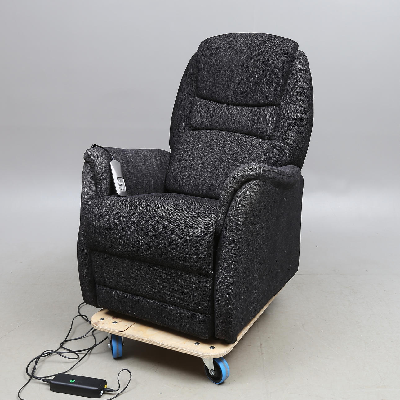 FÅTÖLJ, elektrisk, Oslo, 2000-tal.