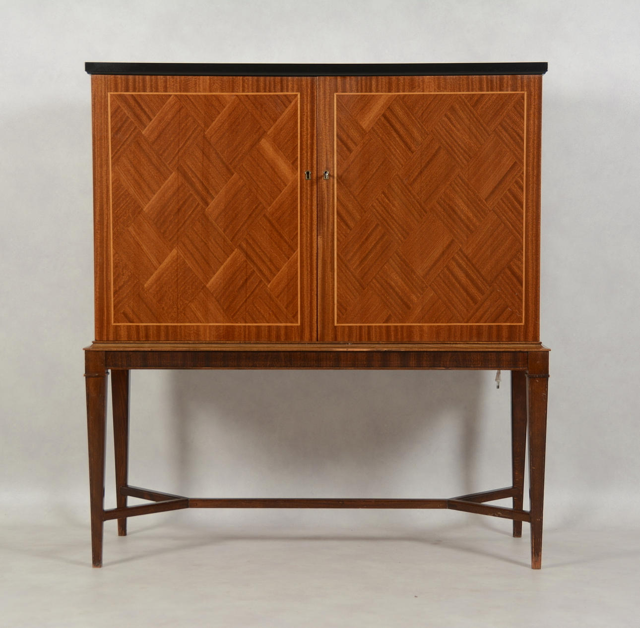 BARSKÅP, bemålad, 1900-tal.