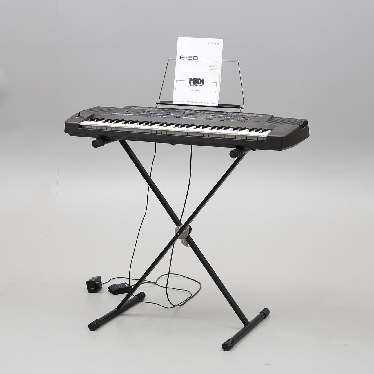 KEYBOARD, General Midi E-38, Roland, 1995.