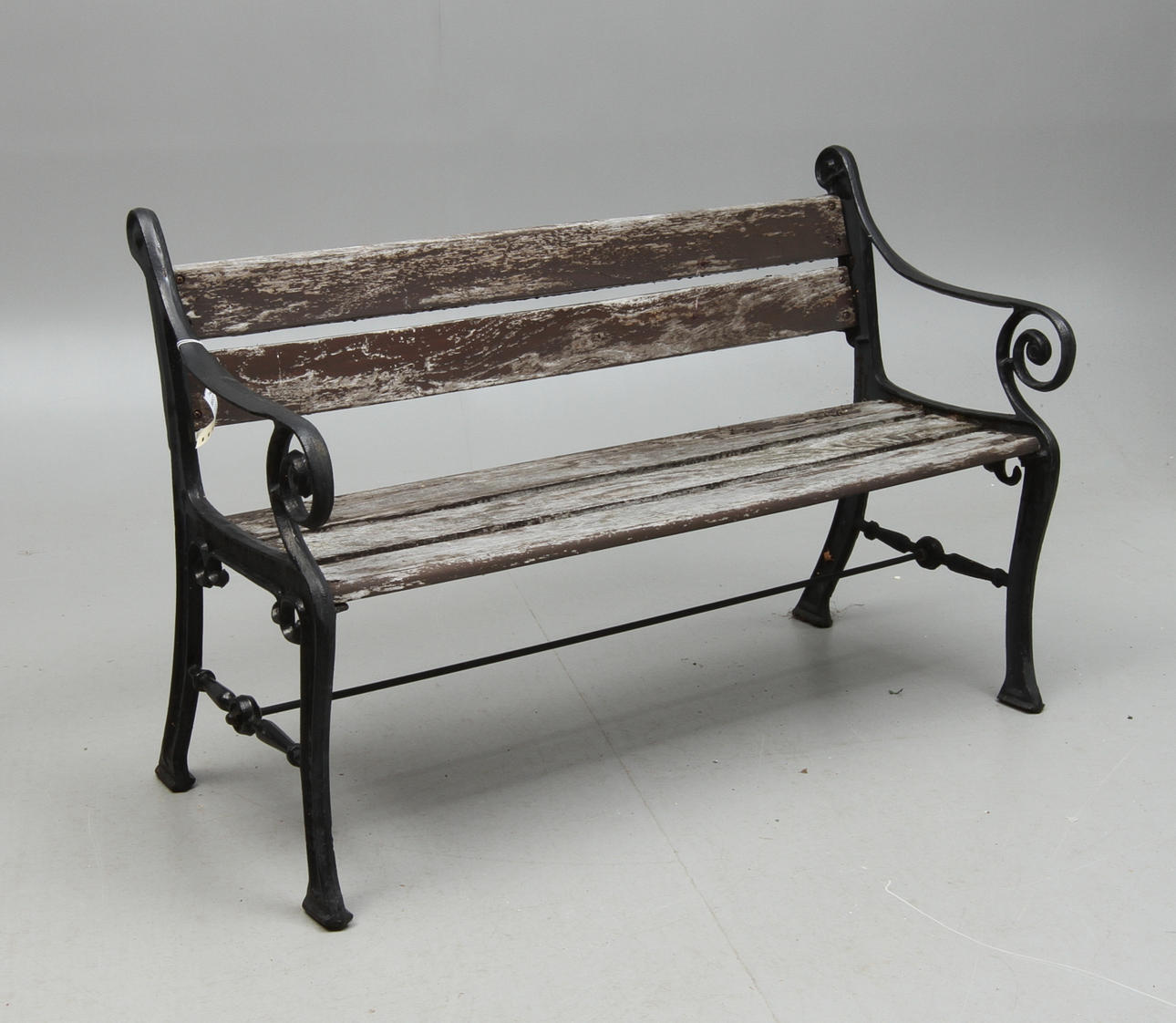 TRÄDGÅRDSSOFFA, med gavlar i gjutjärn, 1900-tal.