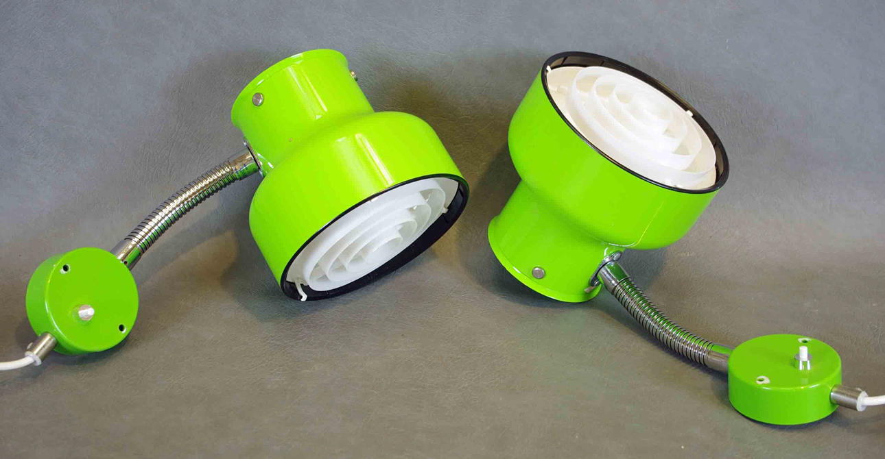 VÄGGLAMPOR, 1 par, "Bumling", grönlackerad plast.