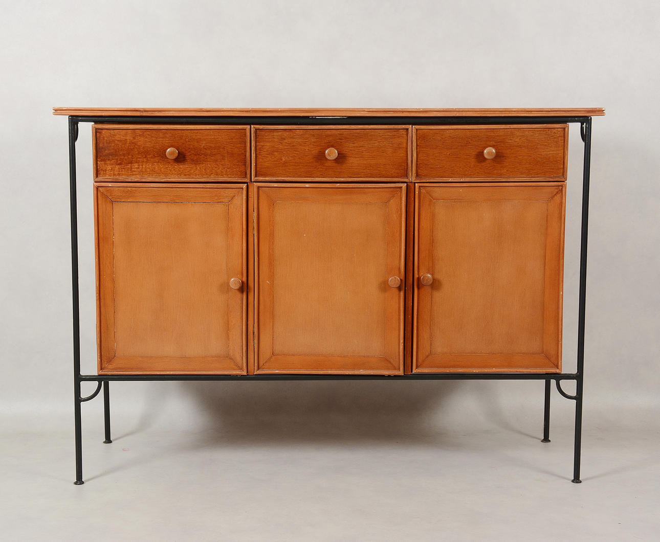 SIDEBOARD, bonat trä/svartlackerad mettall.