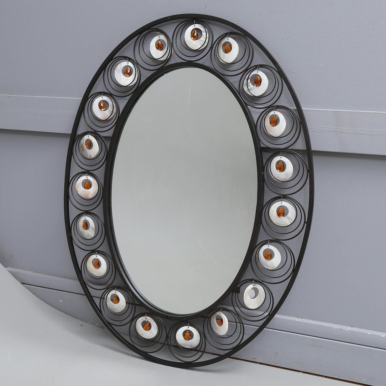 ESPEJO, metal, nácar, años 2000.