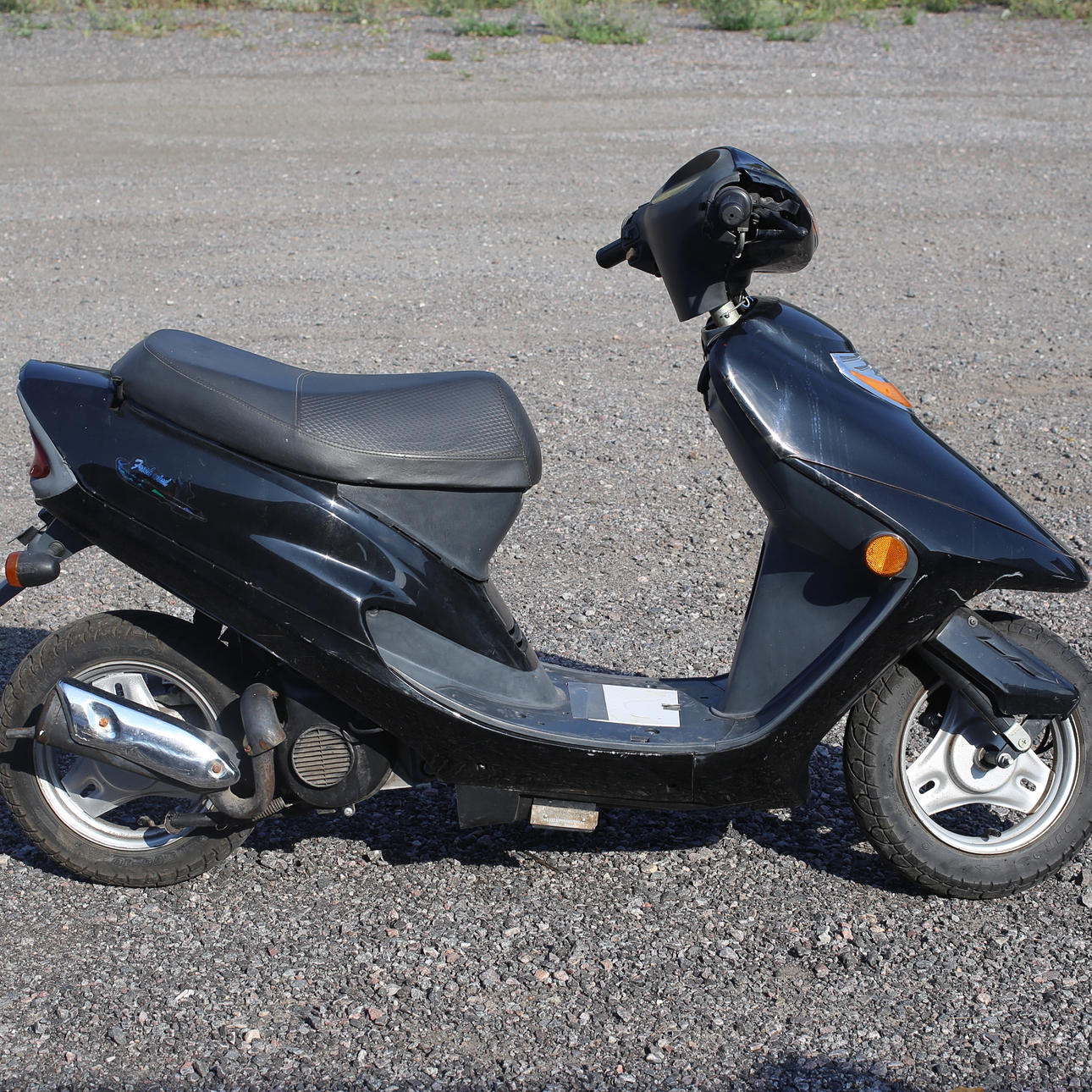 Xintian, mopo 30 kmh, kaksitahti.