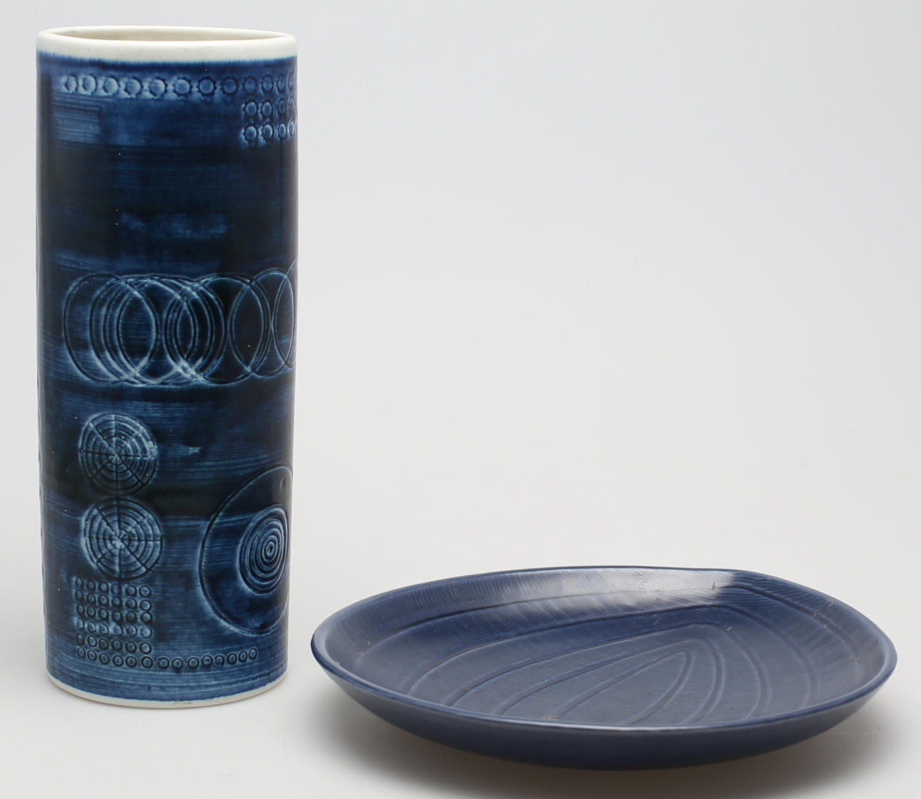 PARTI KERAMIK (2). Vas och fat, 1900-tal, Bl a Rörstrand.