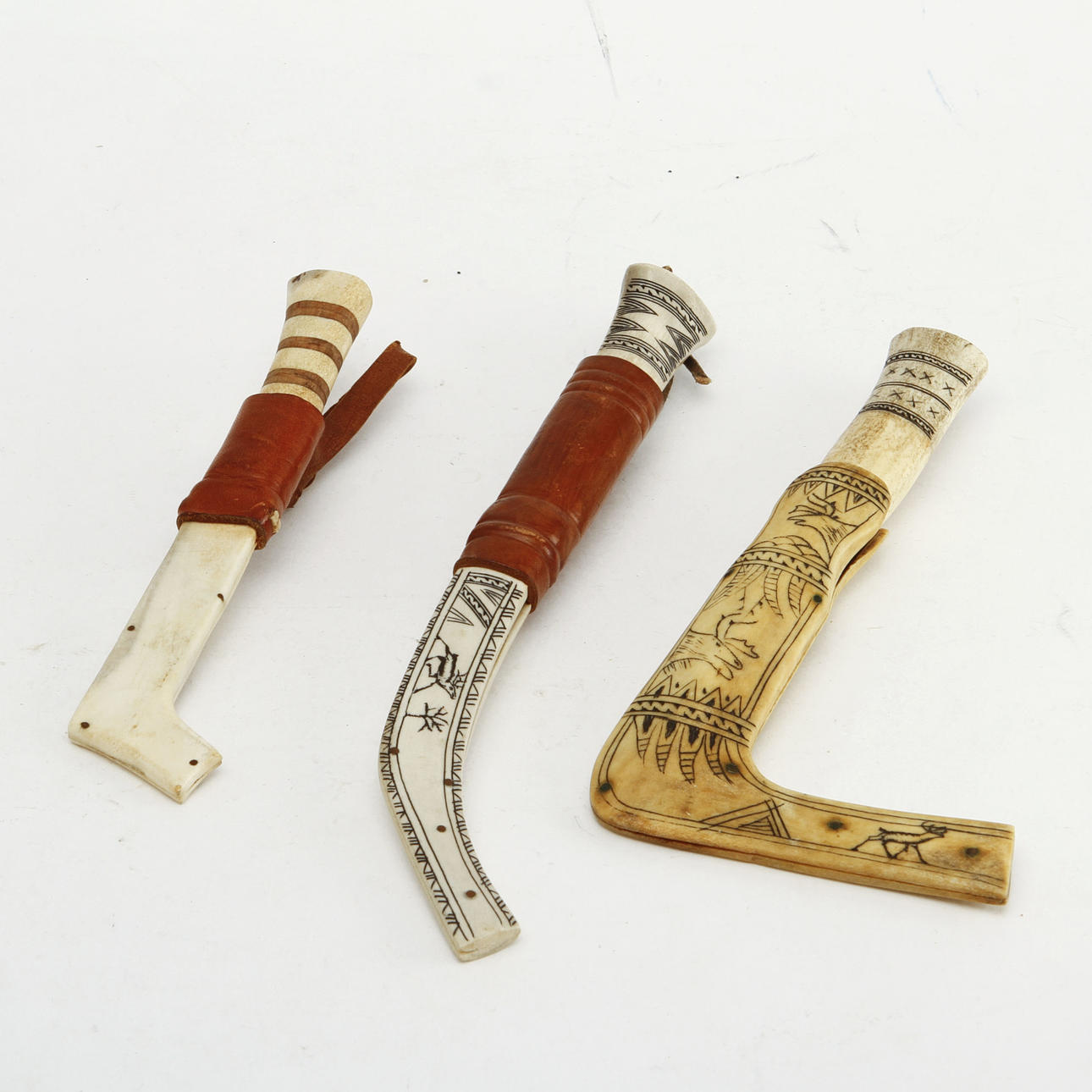 SAMEKNIVAR, 3 st, osignerade.