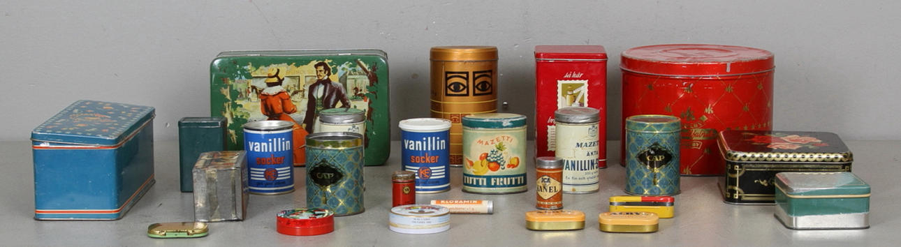 PLÅTBURKAR, 24 st, 1900-tal.