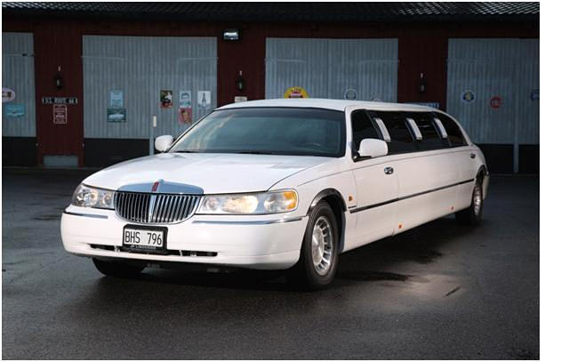 Lincoln Town Car Limousine, 1998.