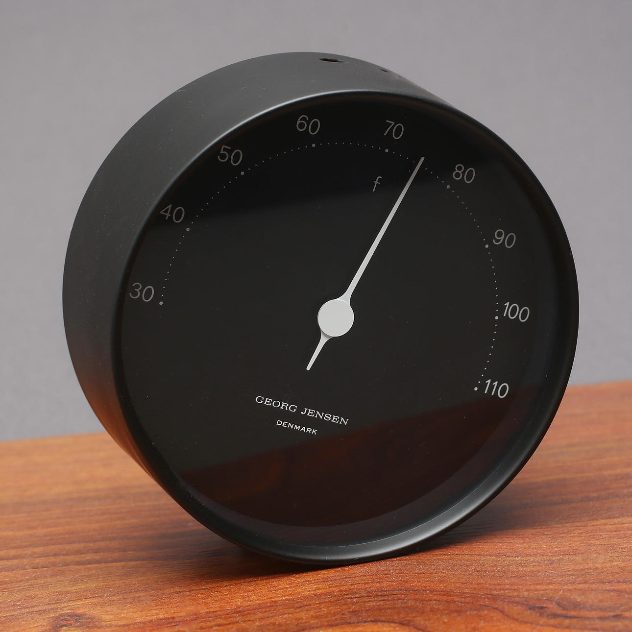 TERMOMETER, visar Fahrenheit, formgiven av Henning Koppel för Georg Jensen.