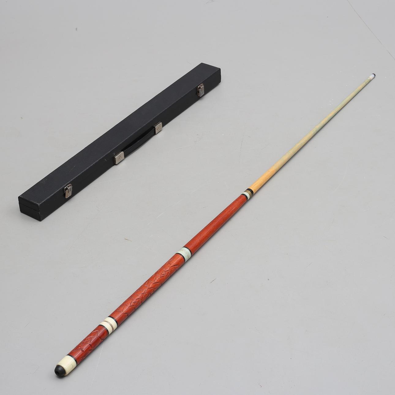 BILJARDKÖ i väska, 1900-tal.