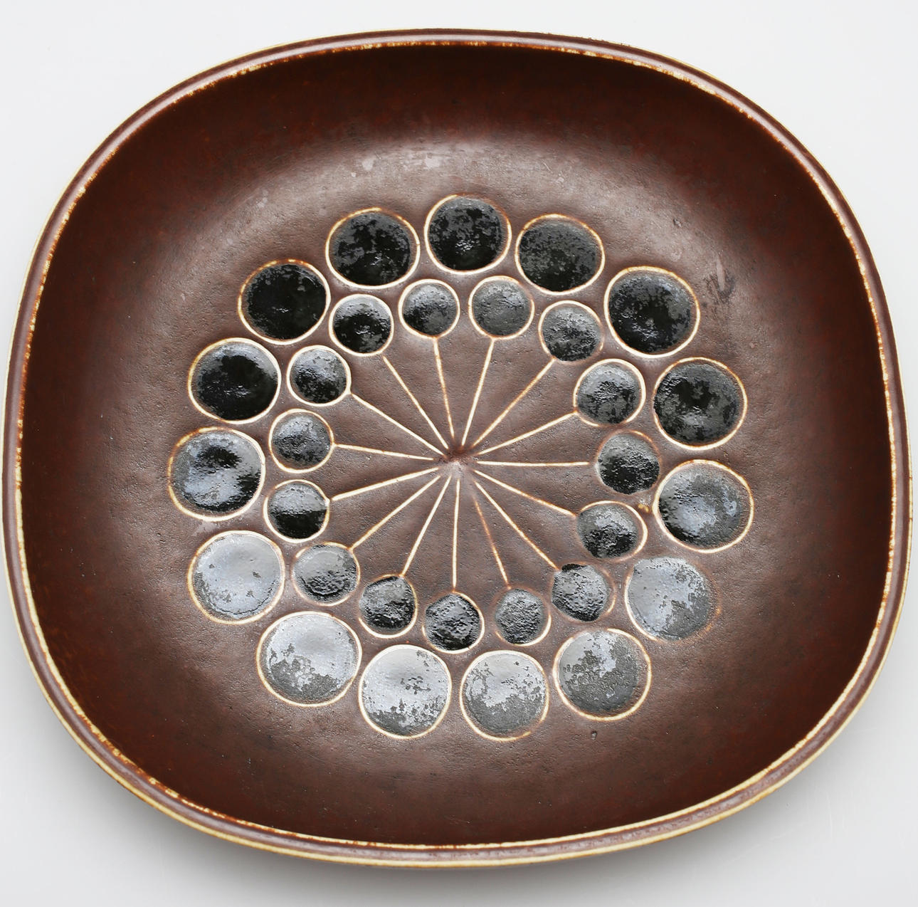 FAT, 2 st, stengods, Herta Bengtsson, Rörstrand samt Söholm, Danmark.