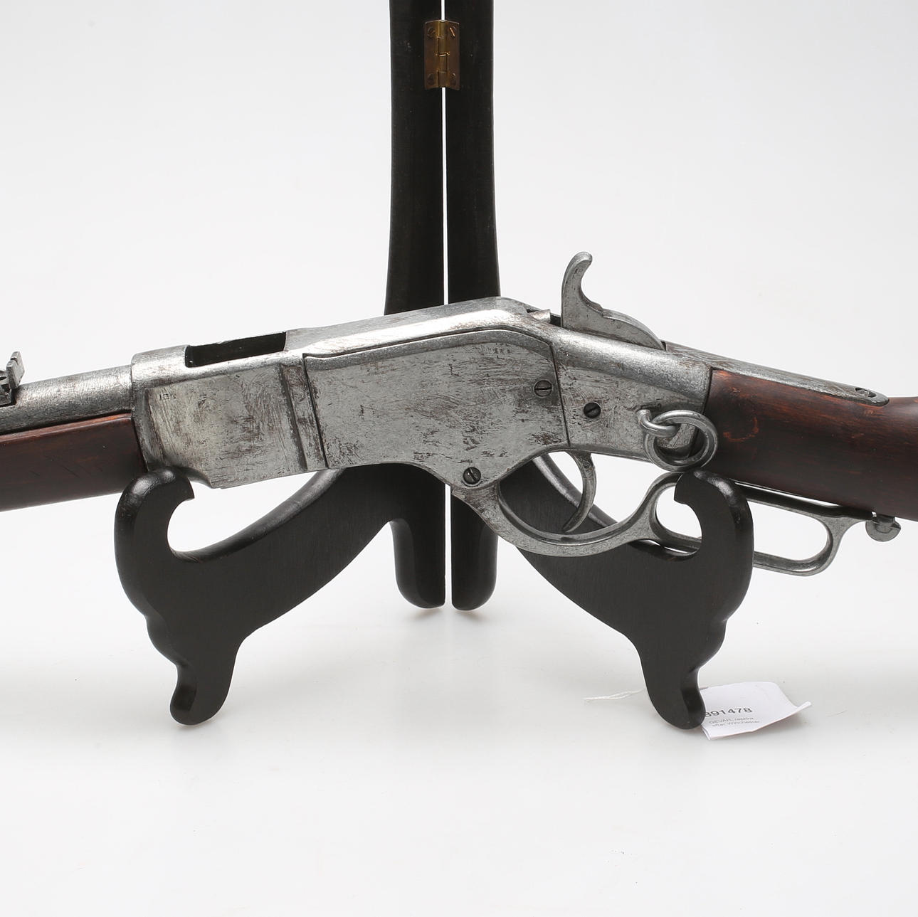 RIFLE, Winchester replica.