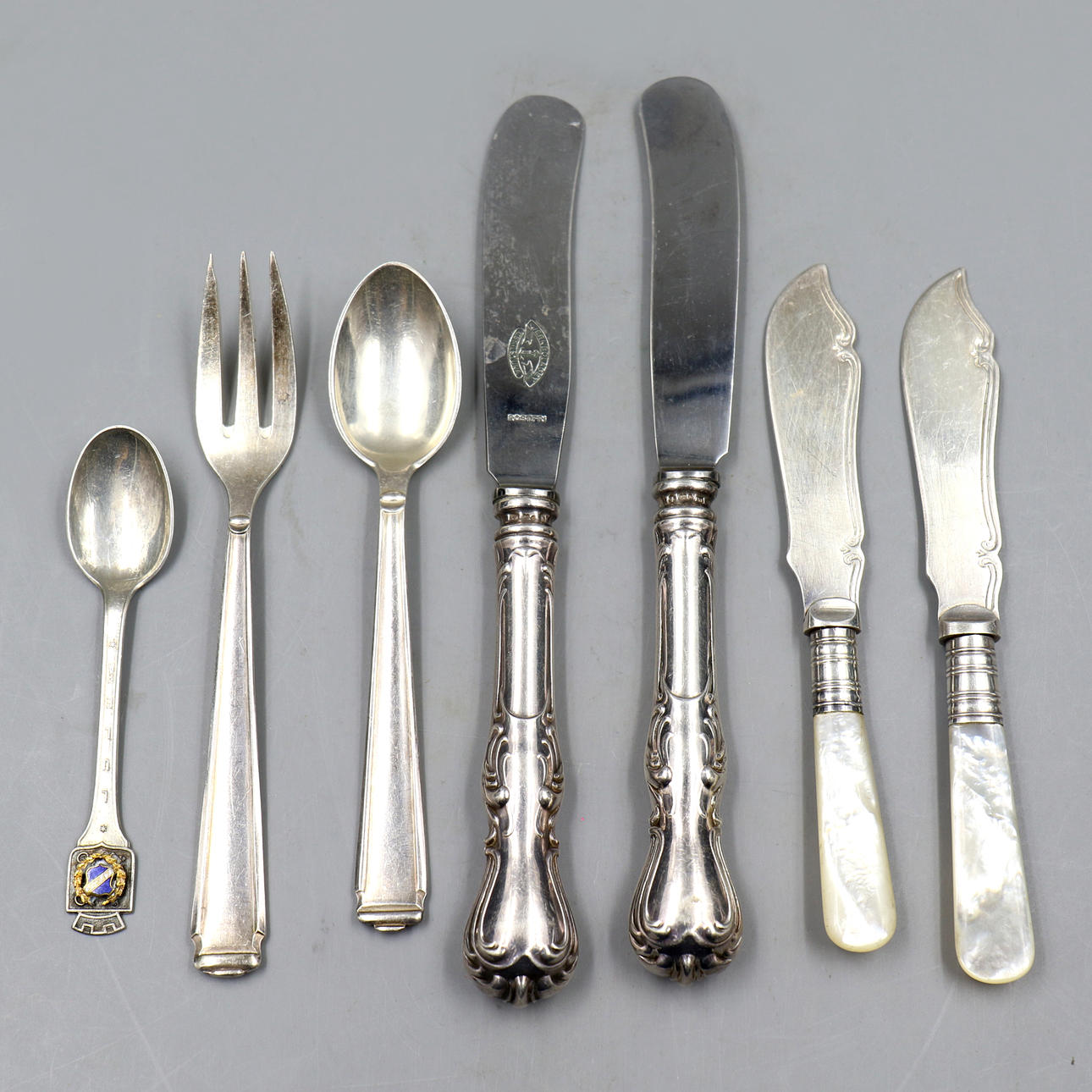 Erä HOPEAA, 7 osaa, n. 264 g.