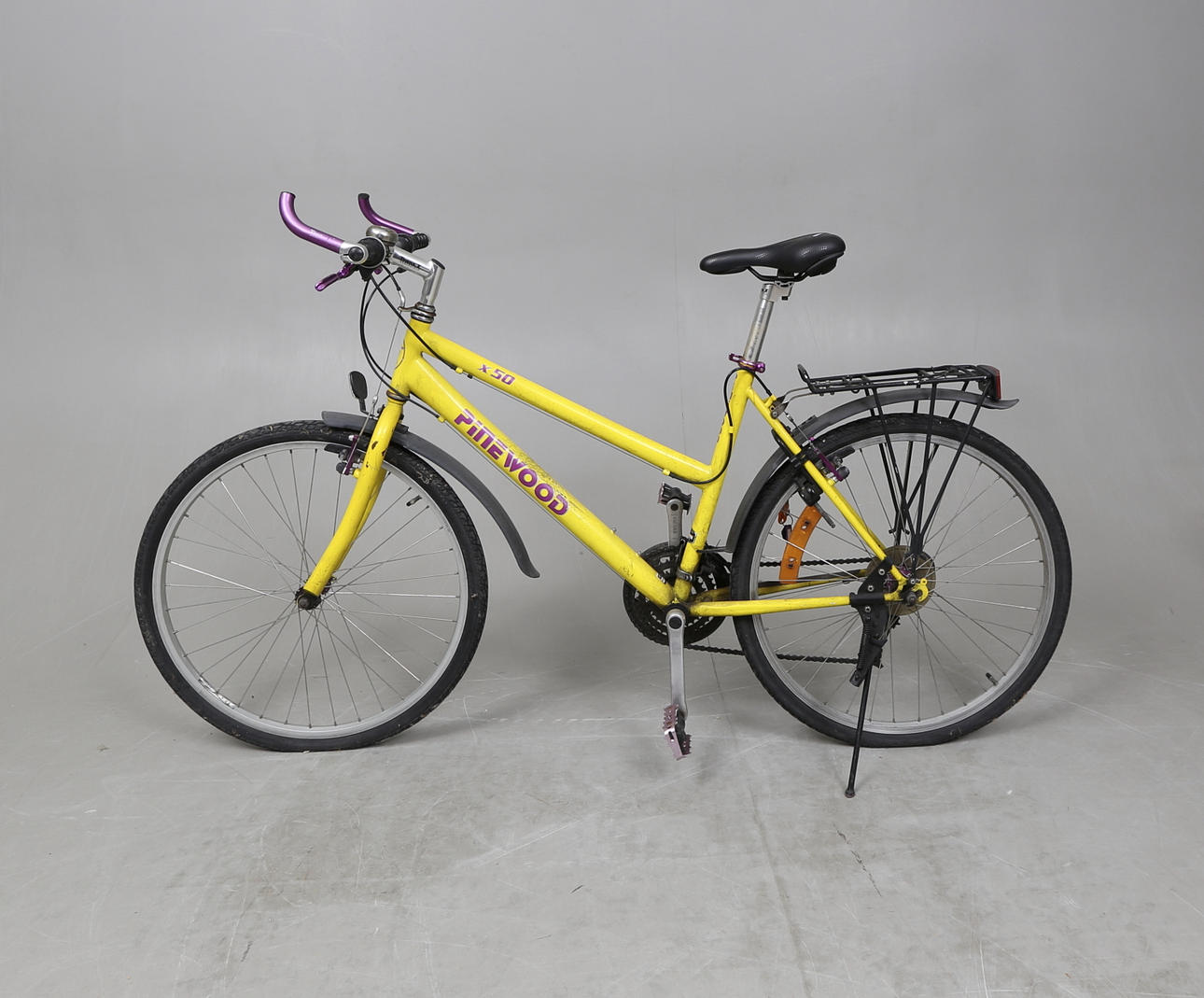 FAHRRAD, Kiefernholz.