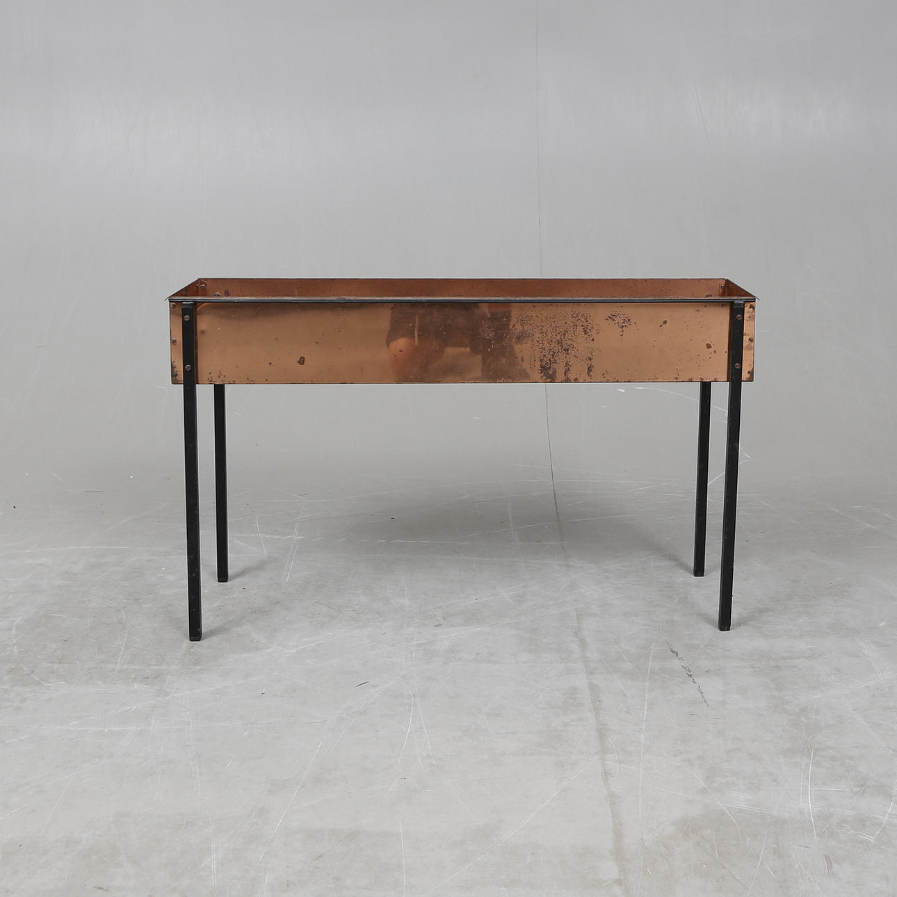 BLOMSTERKASSE, kobber og metal.