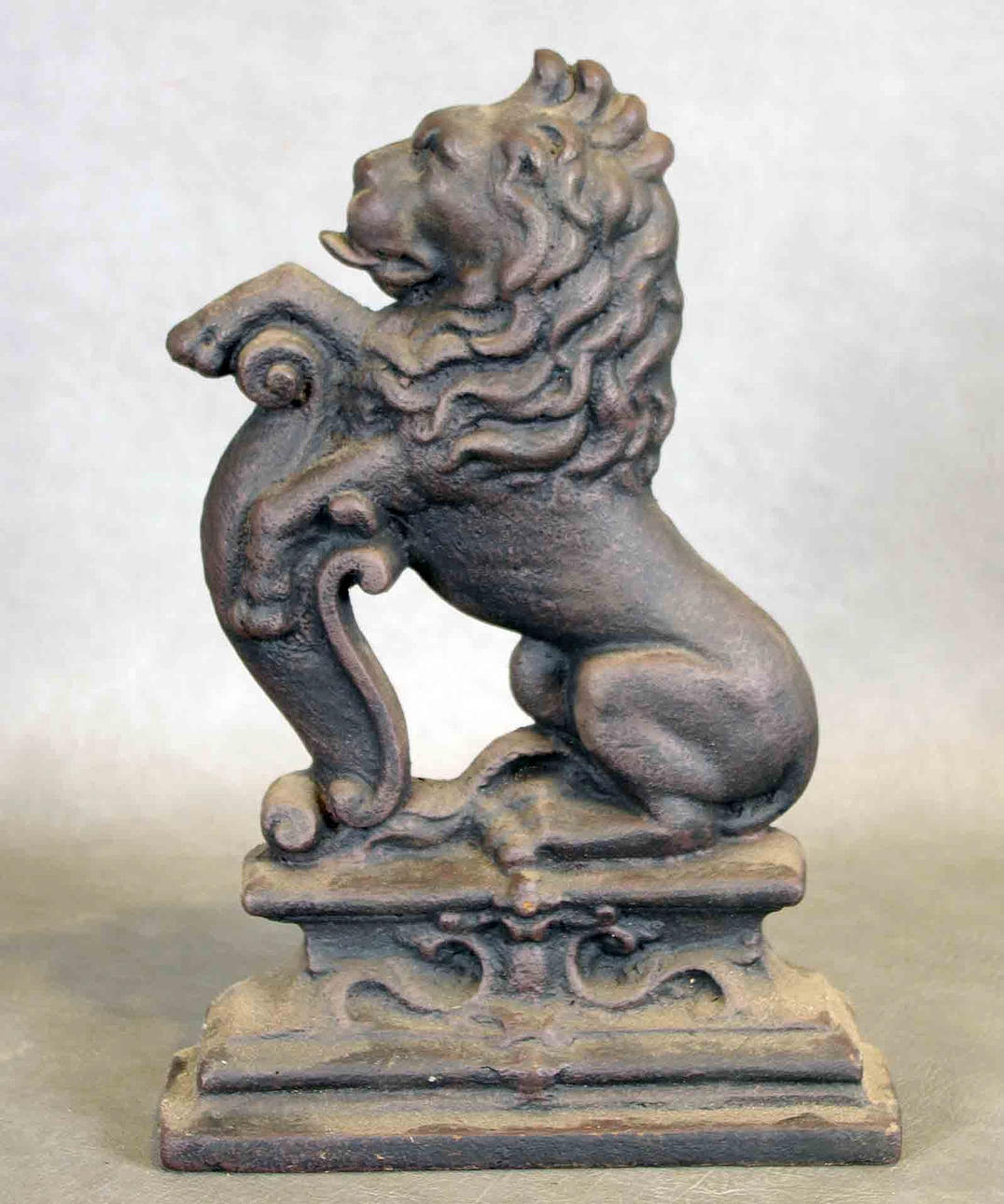 DÖRRSTOPP, lejon, gjutjärn, 2000-tal.