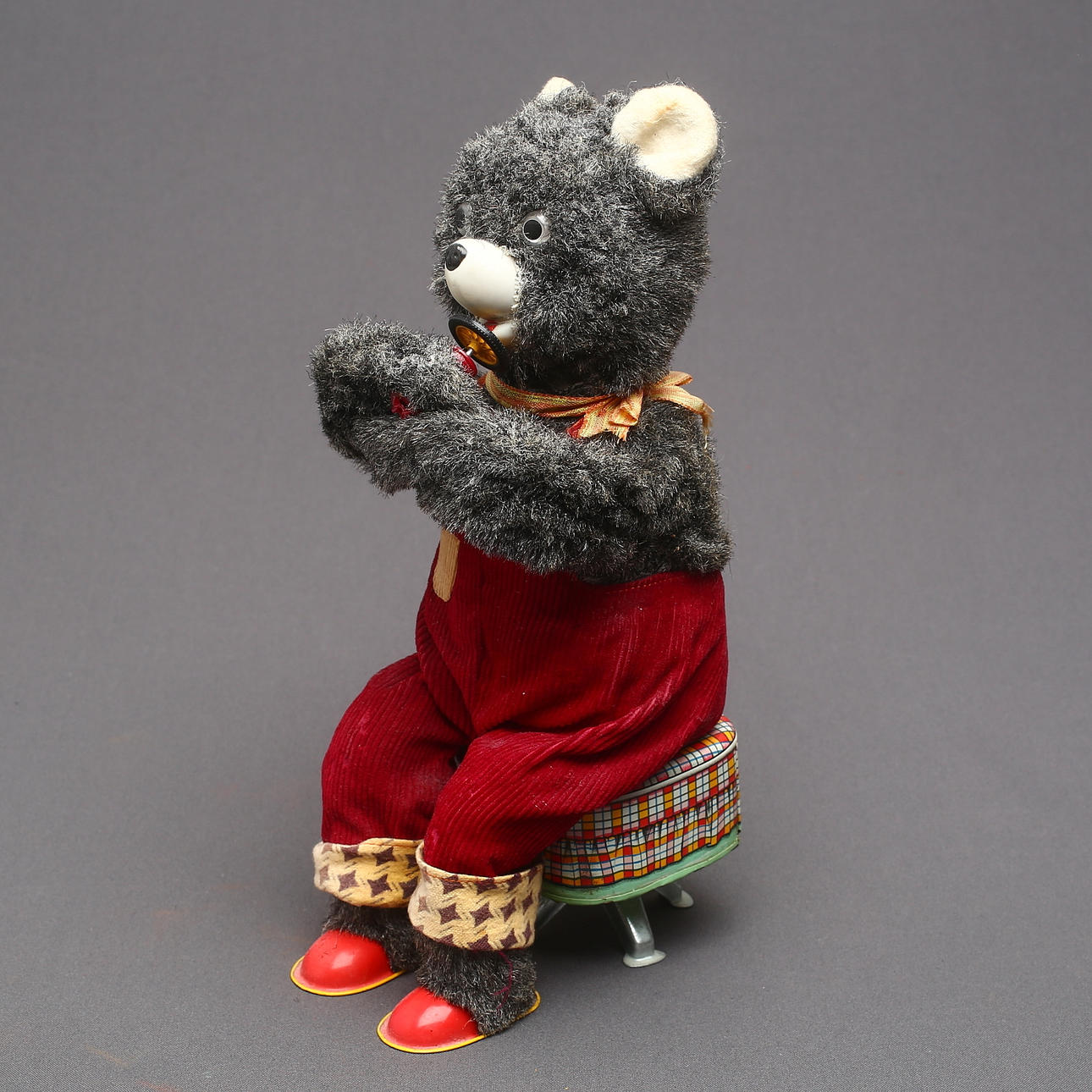 MEKANISK, Björn, battery driver, Japan, 1900s.