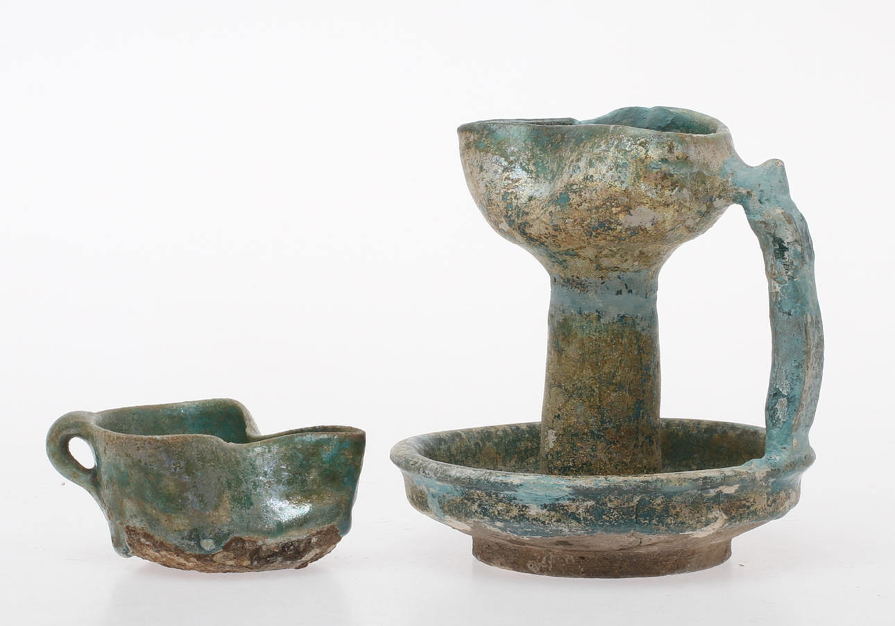 OLJELAMPOR, 2 st, antikt jordfynd, Mellanöstern.