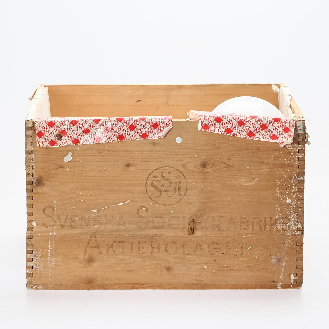 SOCKERLÅDA samt VÄGGLAMPOR, 1900-tal.