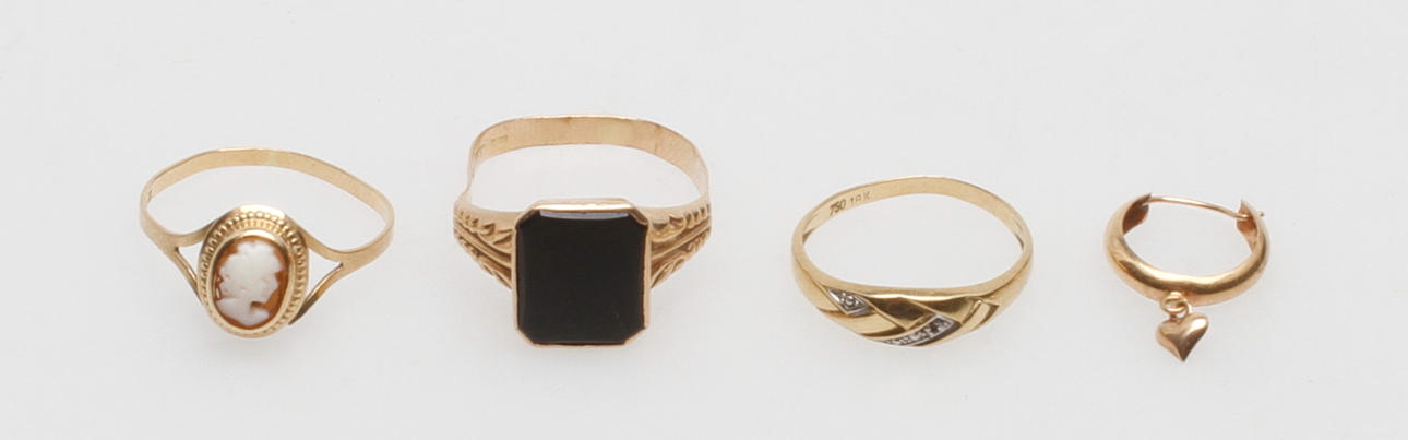 RINGAR, 3 st samt ETT ÖRHÄNGE, 18k guld, vikt ca 5,8 gr.