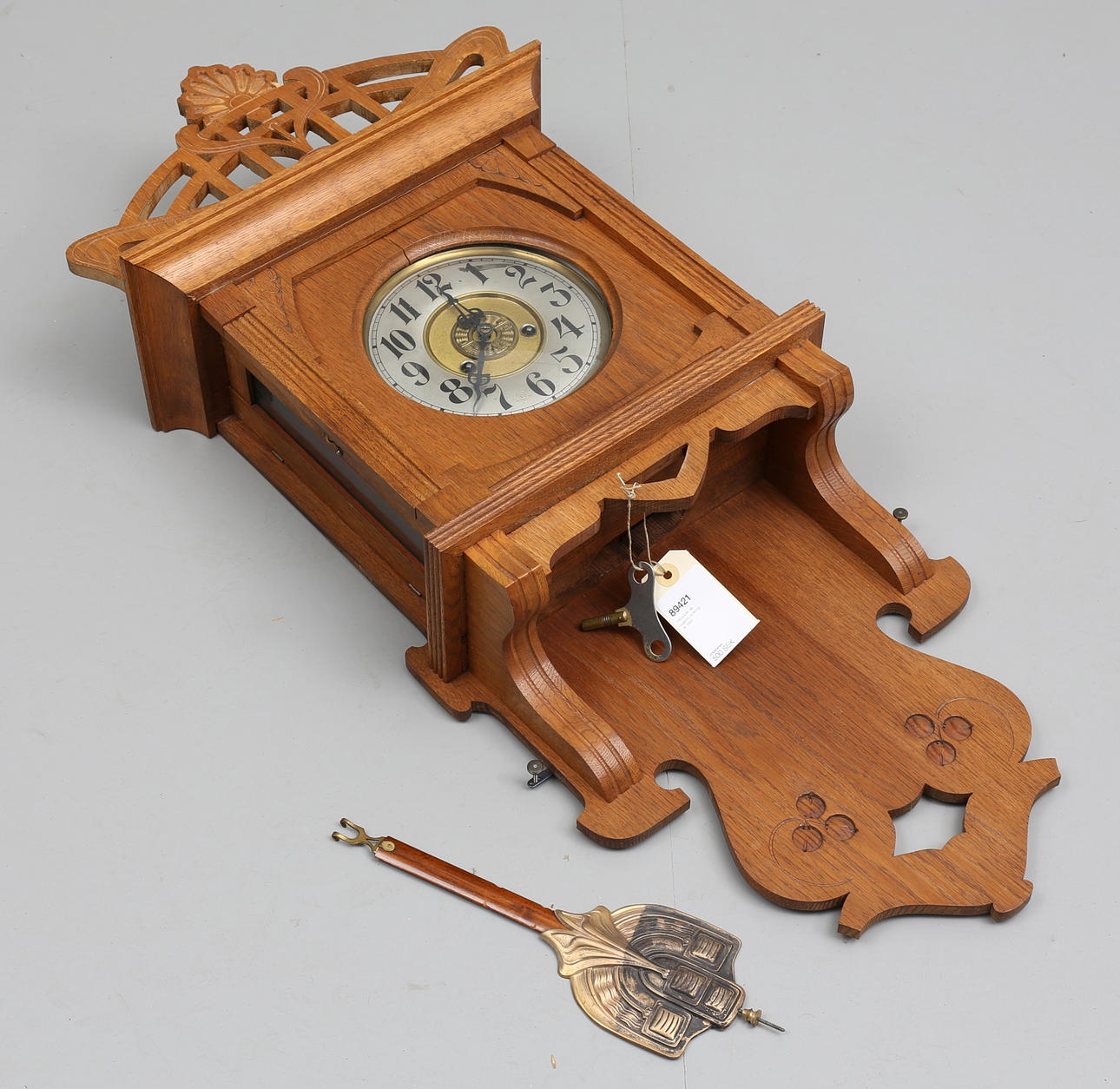 VÄGGUR, ek, jugend, omkring år 1900.