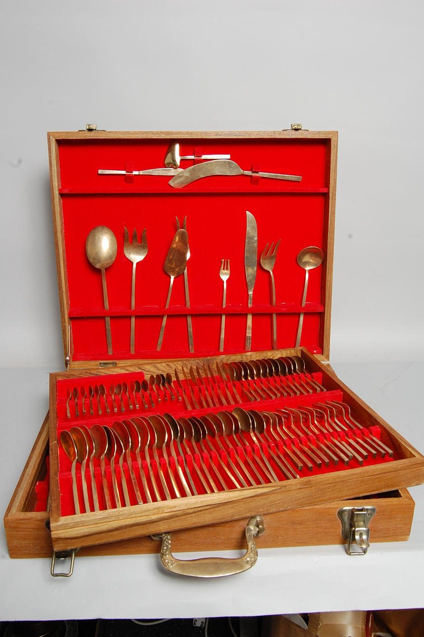 BESTICKSCHATULL, 143 delar 1970-tal.