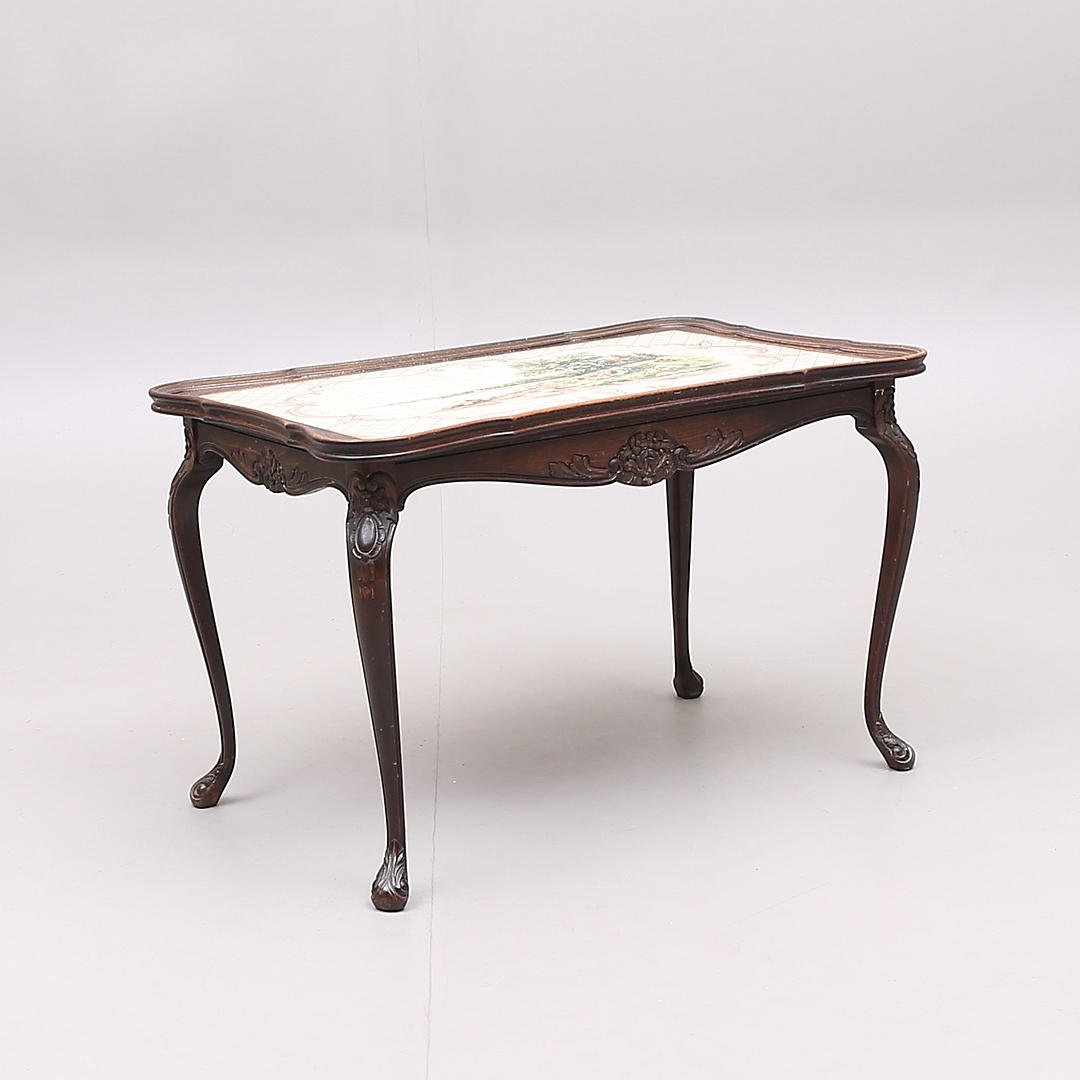 BORD, Kakelimitation, Rokokostil, 1900 tal.