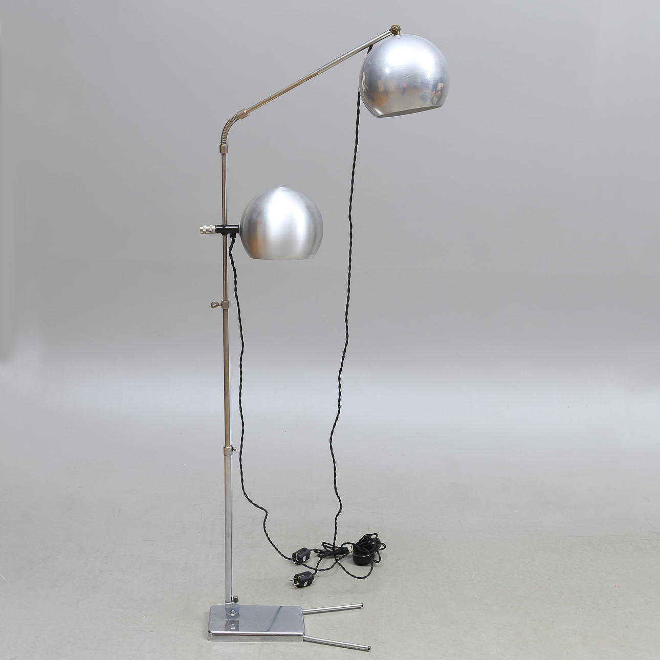 GOLVLAMPA, industristil.