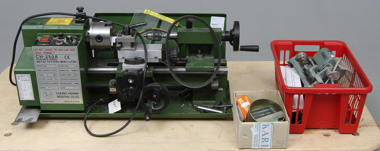 URMAKARSVARV, Chung Hsiwh CH-250A, samt mindre fräs, froidevaux, för urmakeri.