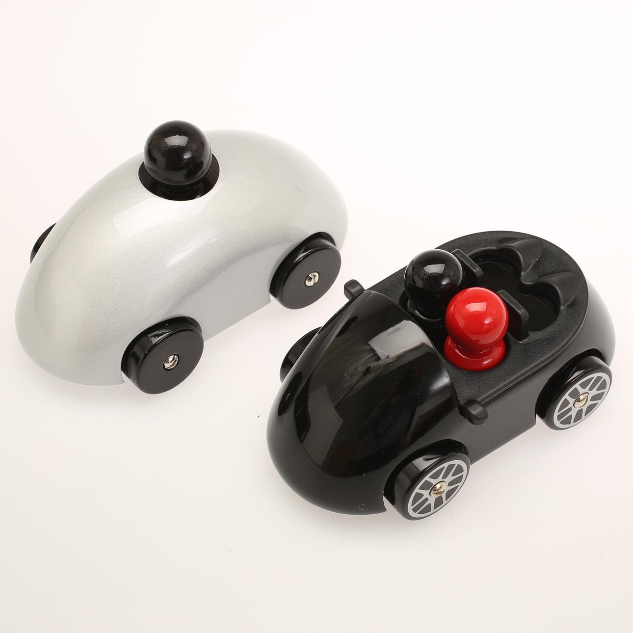 BILAR, 2 stycken, trä, Playsam, Streamliner.