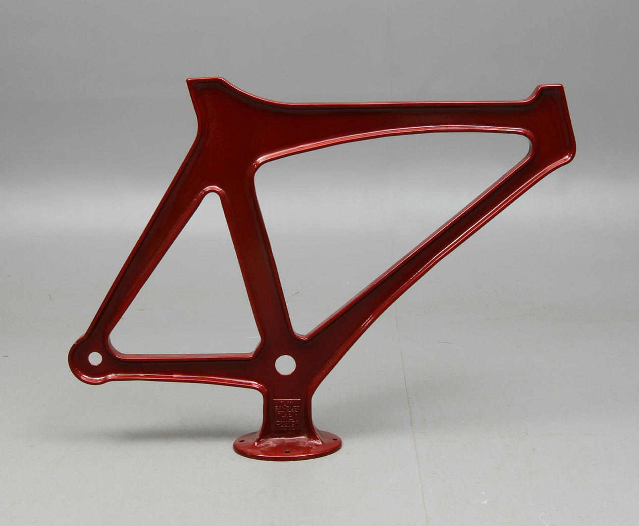 ILAN SANDLER. "Bike frame", ur serien Stolen parts, aluminium, 2012.