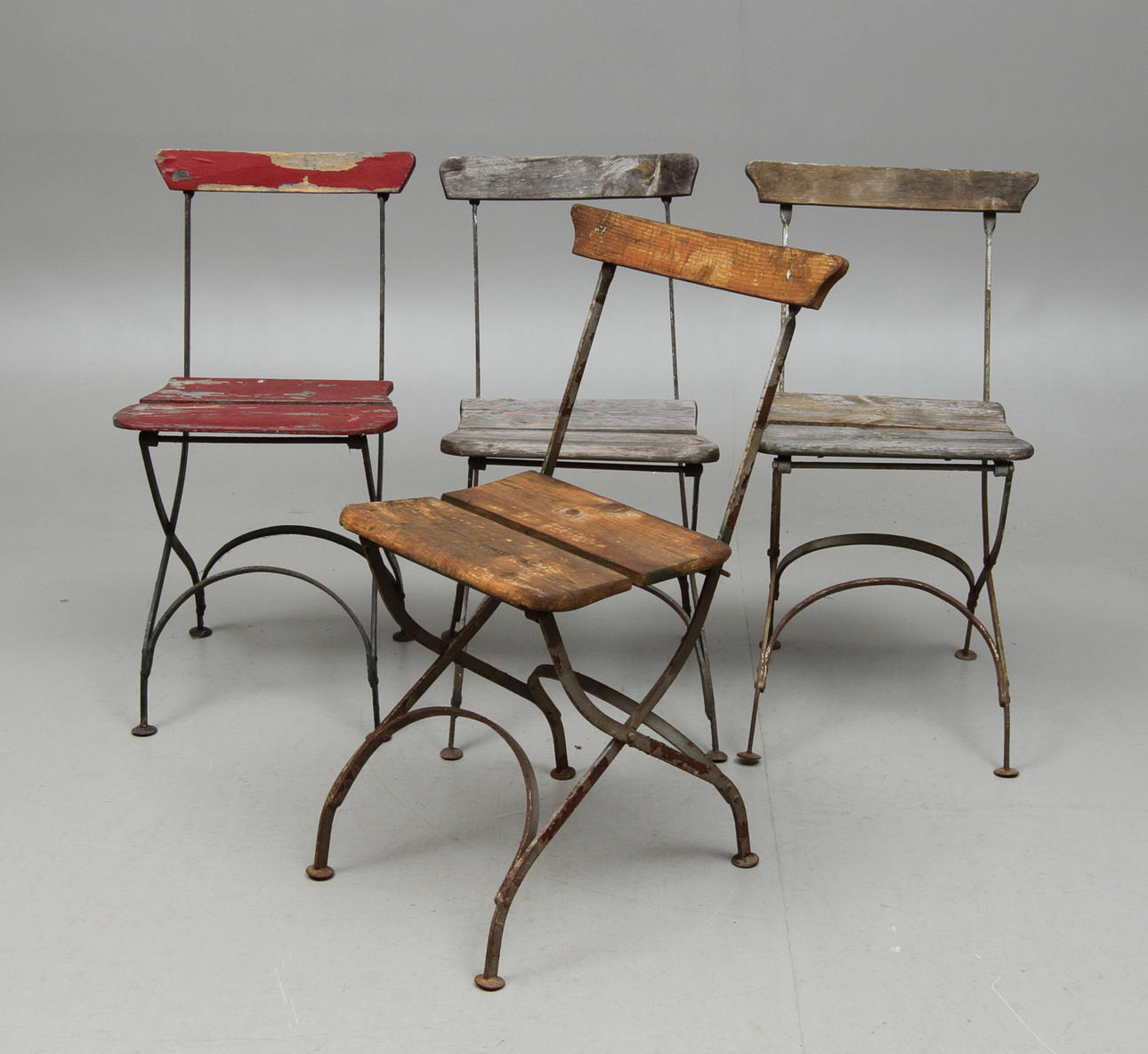 TRÄDGÅRDSSTOLAR, 4 st, sk. Bryggeristolar, 1900-talets första hälft.