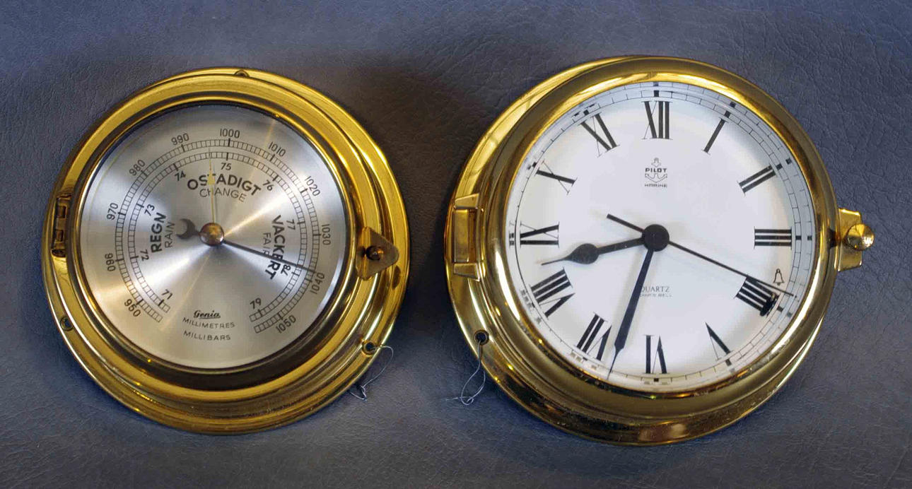 SKEPPUR SAMT BAROMETER, mässing.