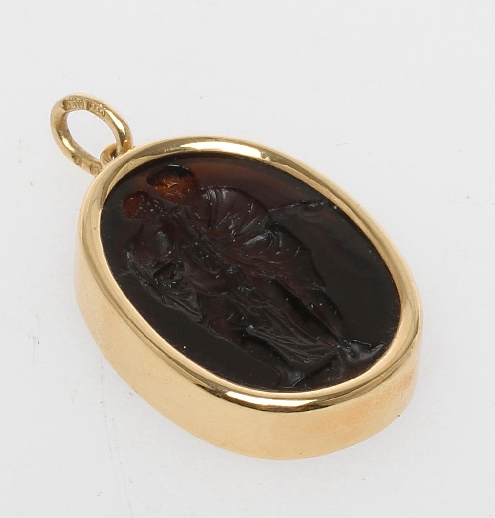 SIGILLHÄNGE, 18k guld.