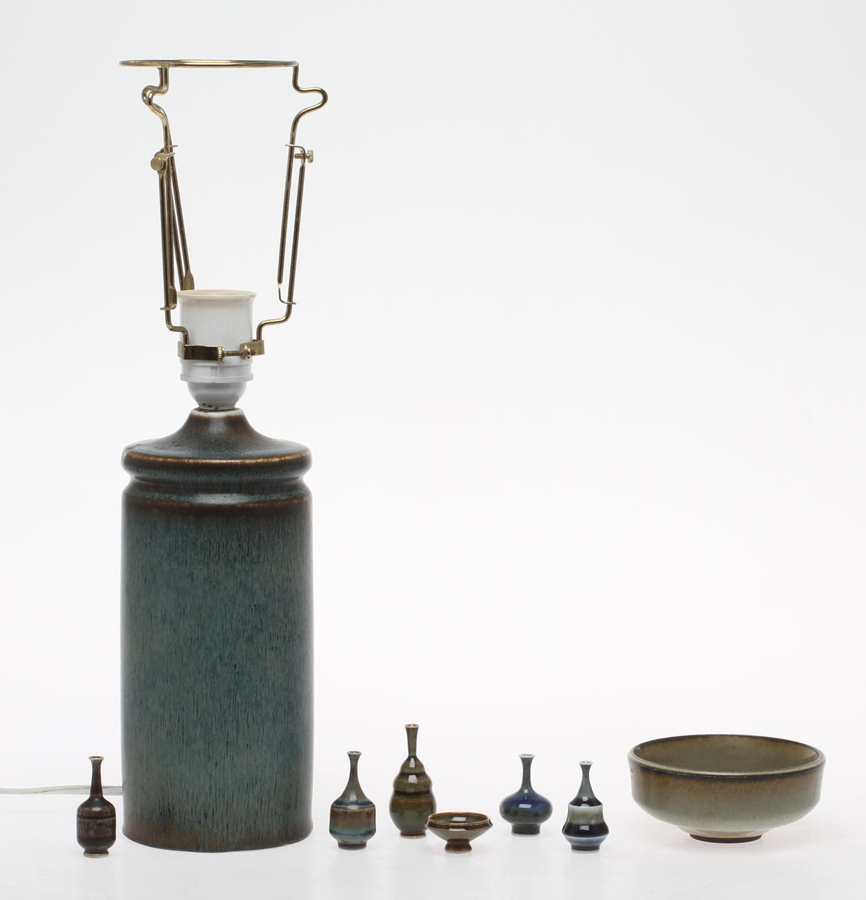 MINIATYRER 6 st Höganäs samt SKÅL, BORDSLAMPA, Carl-Harry Stålhane, stengods/keramik.