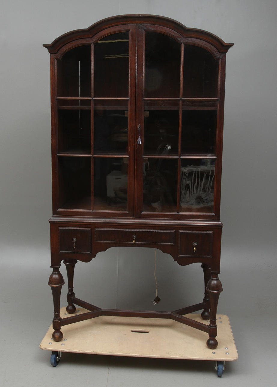 SKÅP, med vitrindörrar, engelsk stil, 1900-tal.