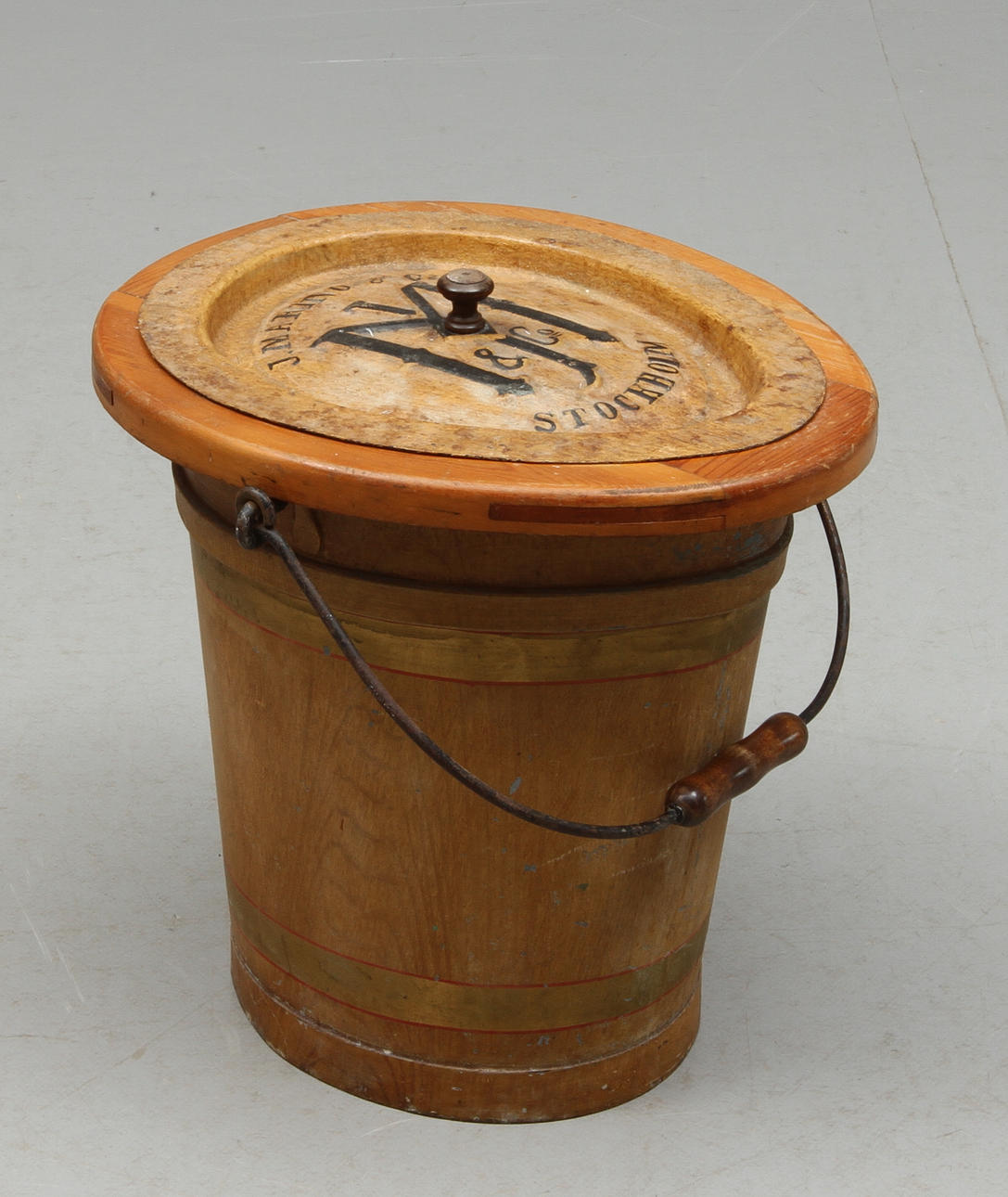 TOALETTHINK, lock märkt J Marino & Co Stockholm.