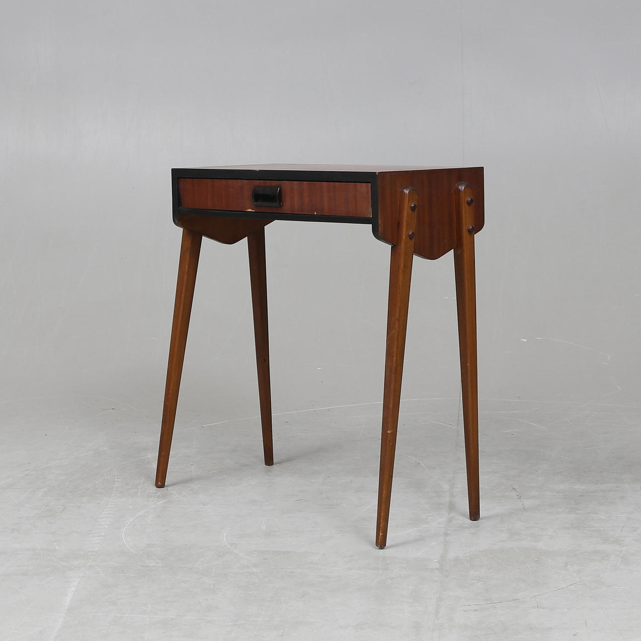HALL FURNITURE/CONSOLE TABLE, 1950s/60s.