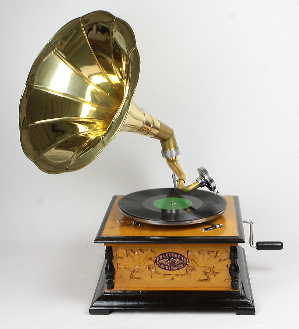 TRICHTERGRAMMOPHON, 2. Hälfte 20. Jahrhundert.