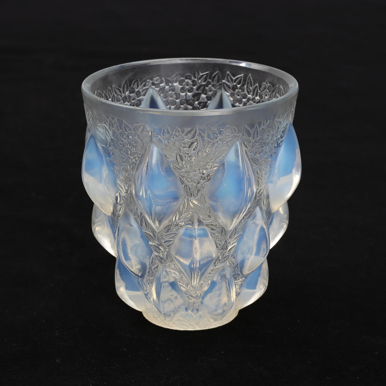 VAS, glass, Lalique, signed.