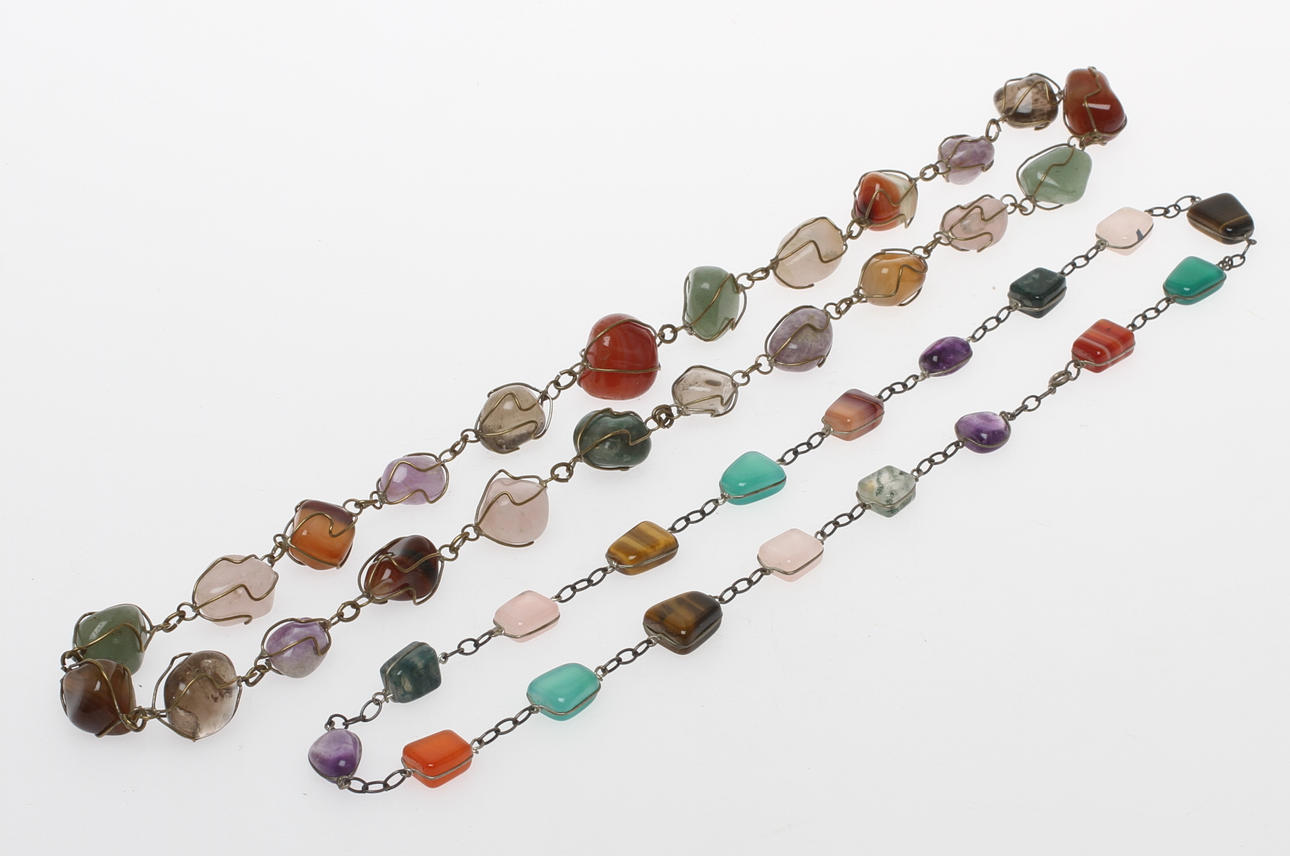 HALSBAND, 2 st, olika mineralstenar.