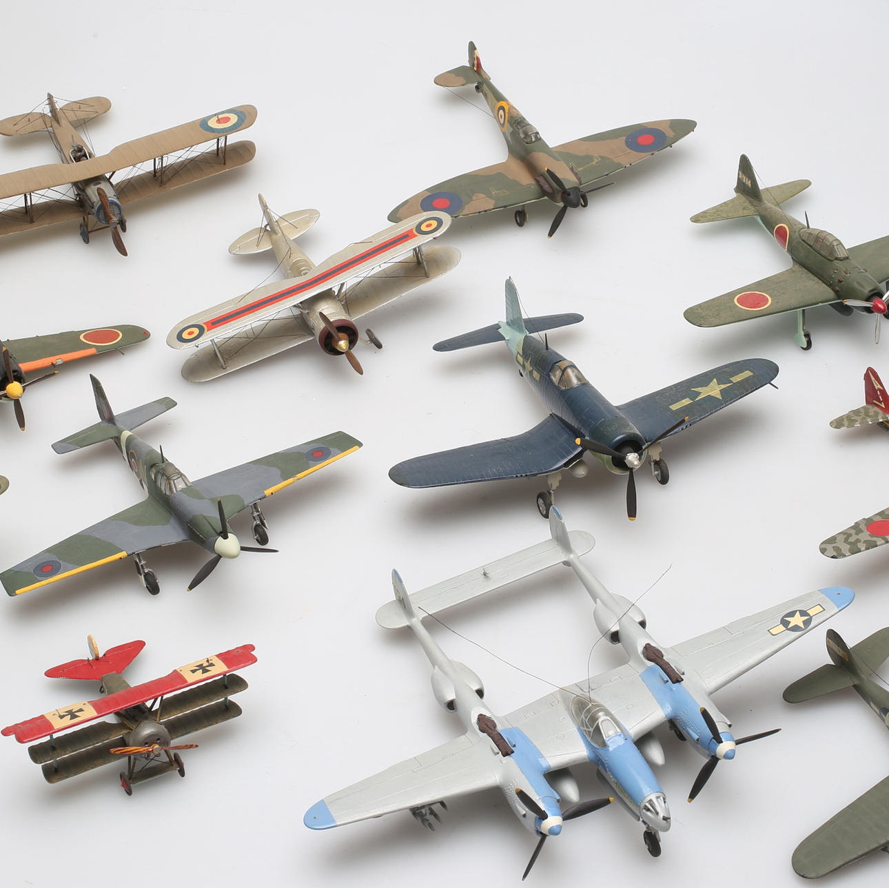 FLUGMODELL, 16-tlg., Kampfflugzeug, Kunststoff.