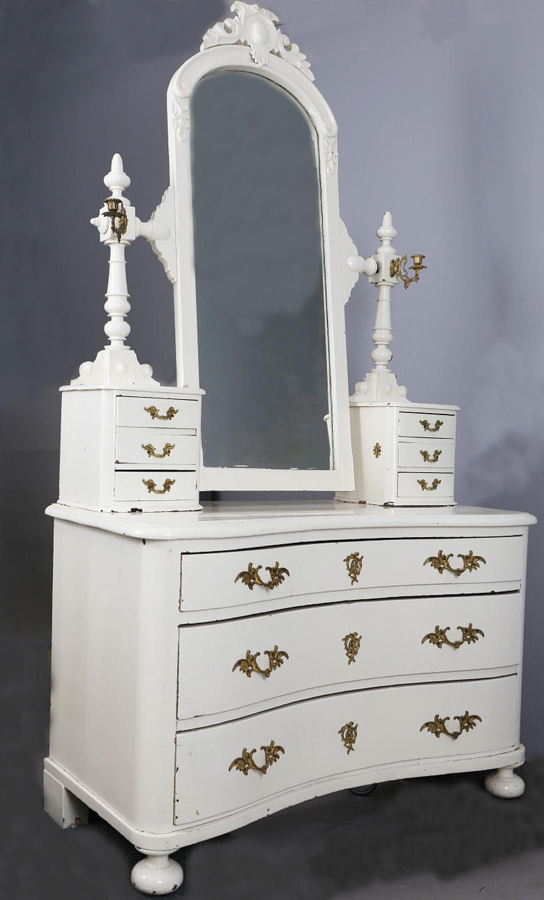 SPEGELBYRÅ, nyrokoko, 1800/1900-tal.