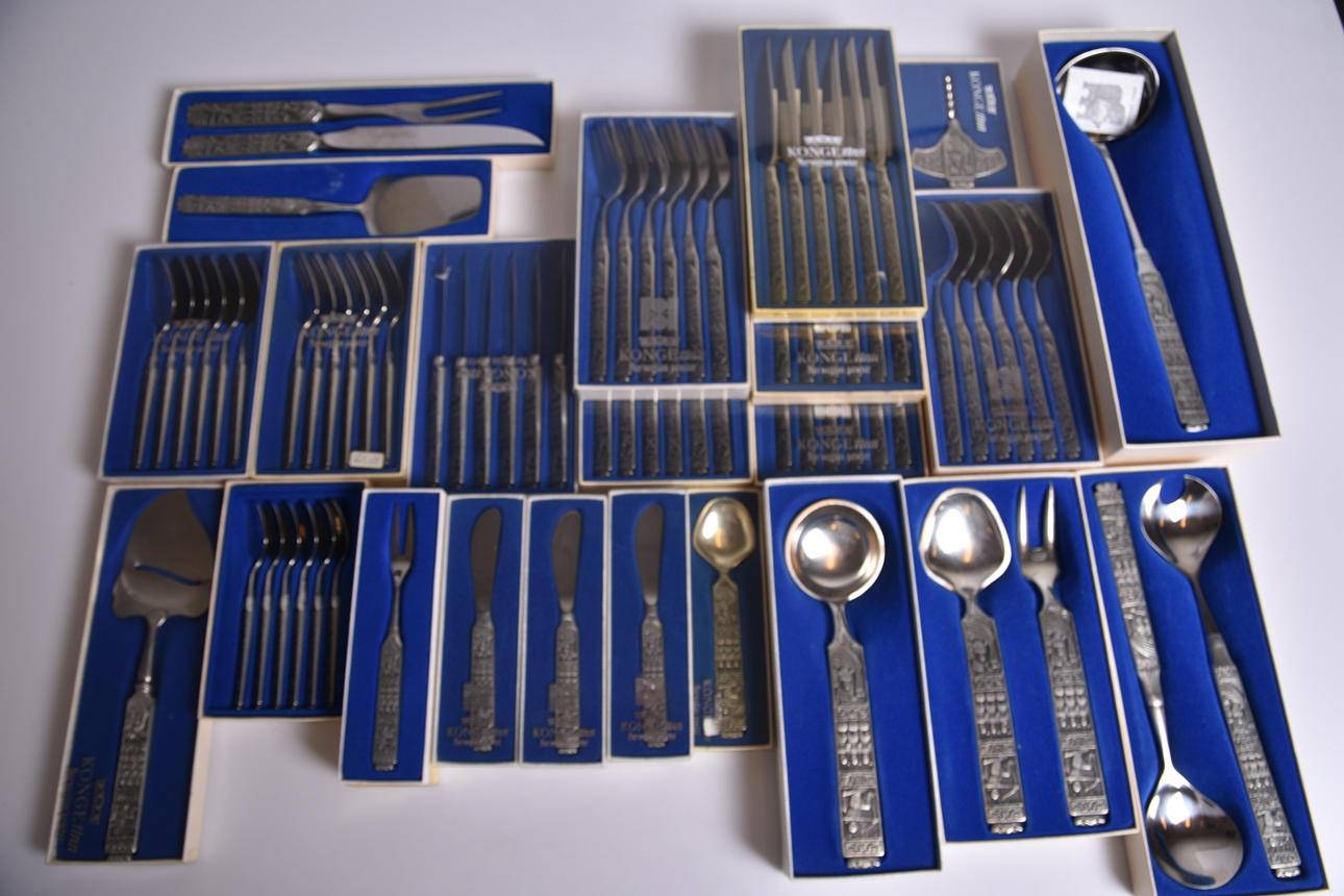 BESTECK 81 Teile Konge-Tinn Norwegen.