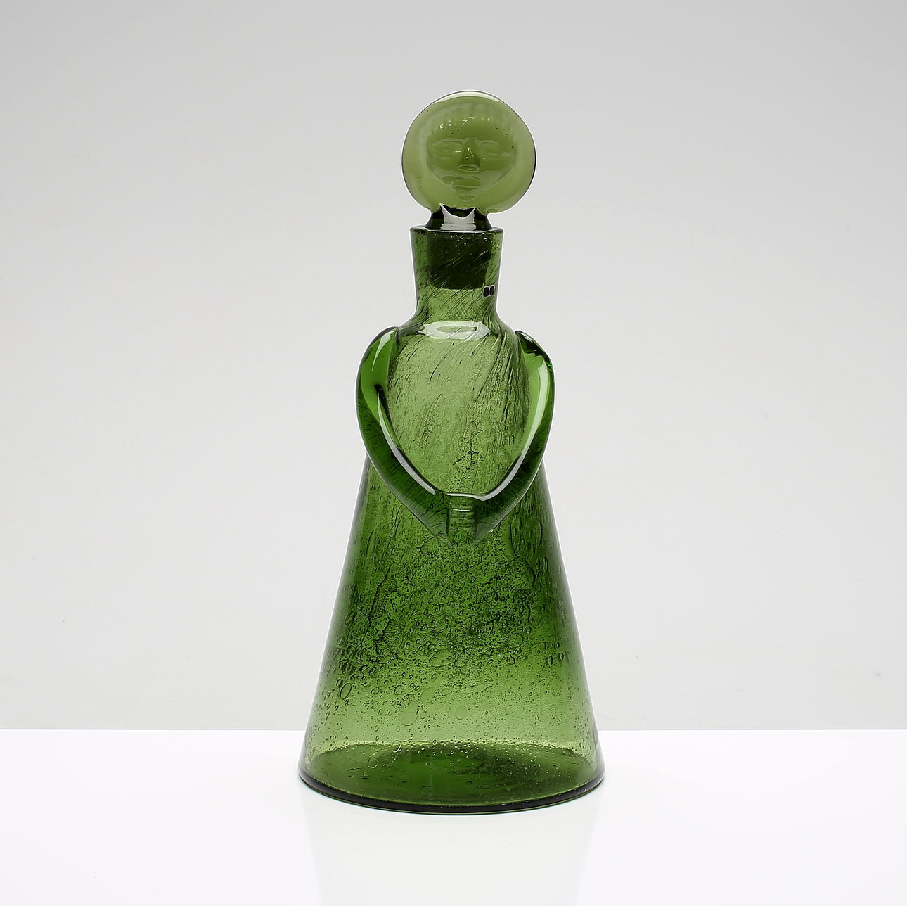 ERIK HÖGLUND. Karaffe, Glas, nummeriert H288, Boda.