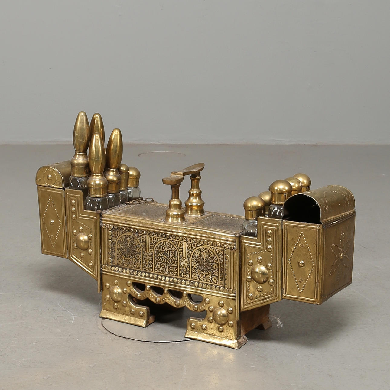 SKOPUTSLÅDA, Asien, 1900-tal.